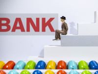 短期指标与长期发展取舍两难，银行业“反内卷”如何破局立新？